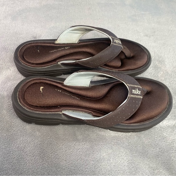 Nike Brown Memory Foam Sandals Women’s Size 6 - Picture 2 of 8